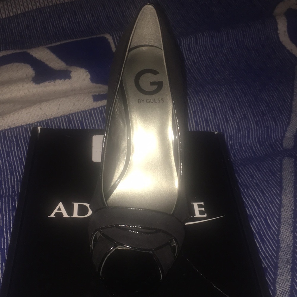 Guess black suede & leather pumps